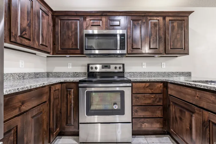 690 N 1775 W, West Point, Utah 84015