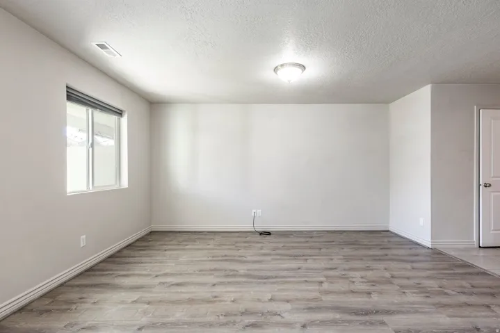 690 N 1775 W, West Point, Utah 84015