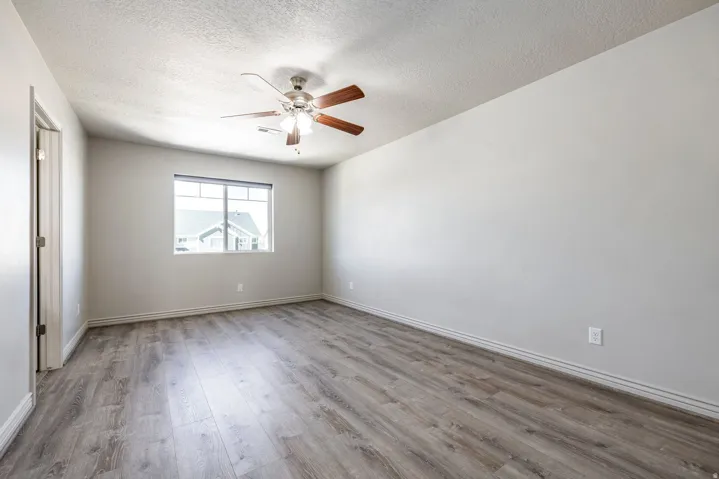 690 N 1775 W, West Point, Utah 84015