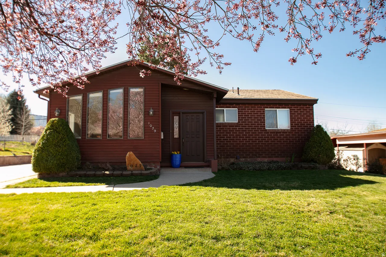 View of the front of the home