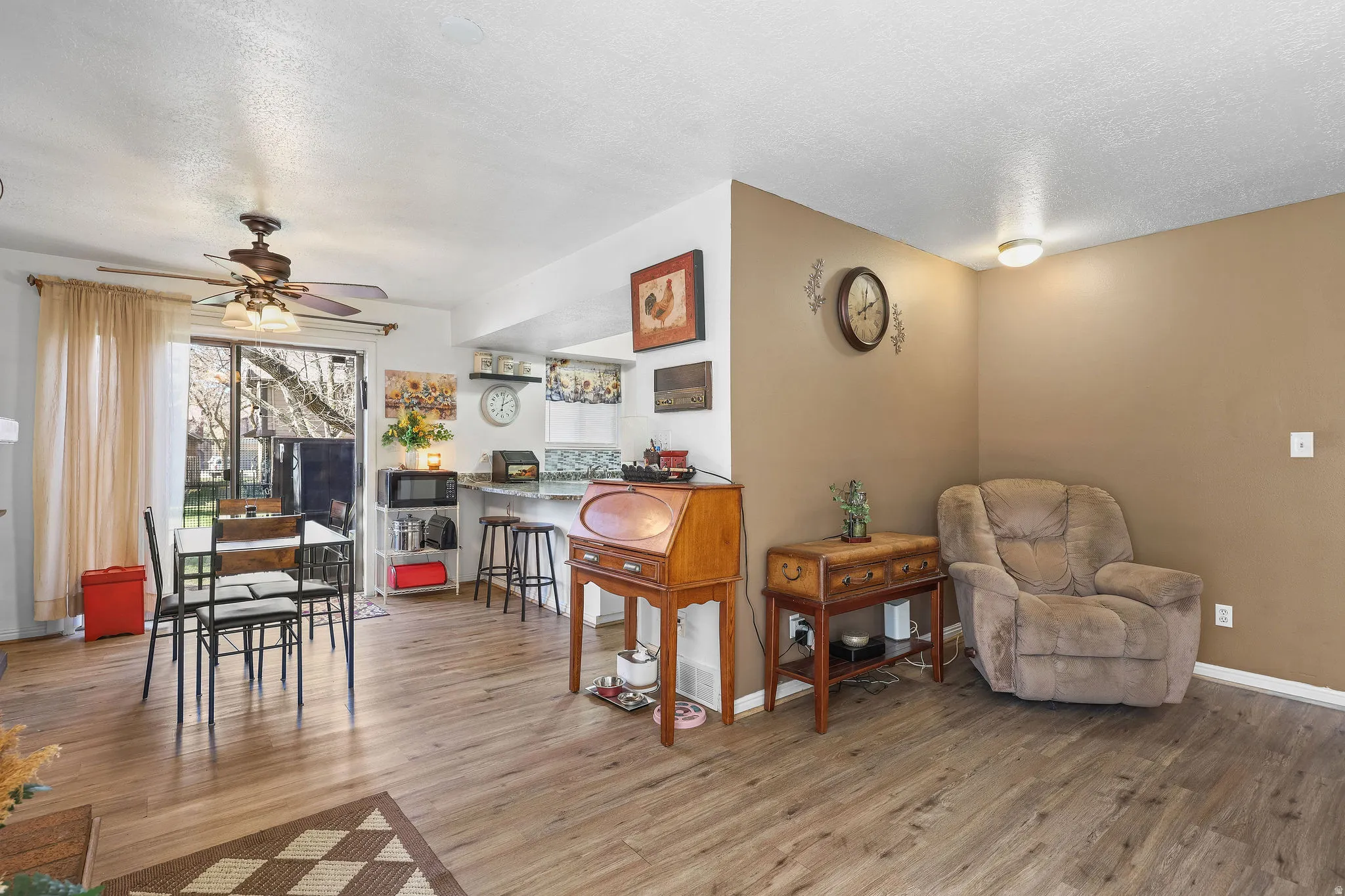 Family Room, Dining Area