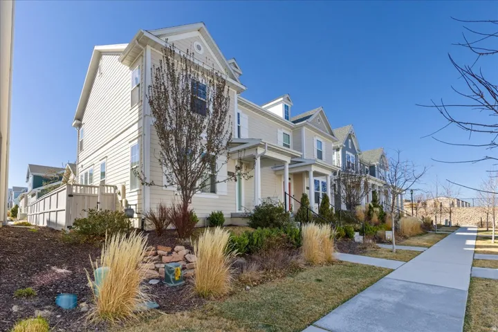 6321 W Moon Dr, Stansbury Park, Utah 84074