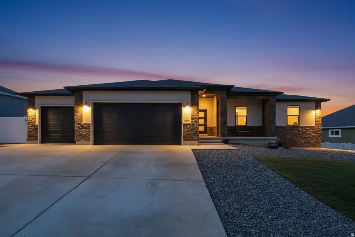 Photo edited to show what it would look like with grass in front yard. (there is no grass)