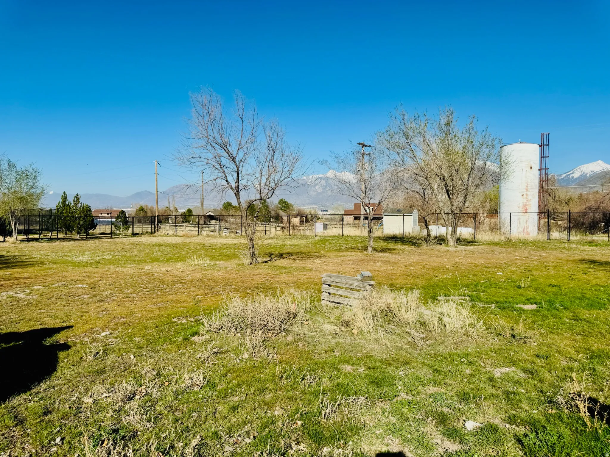 View of yard featuring a mountain view