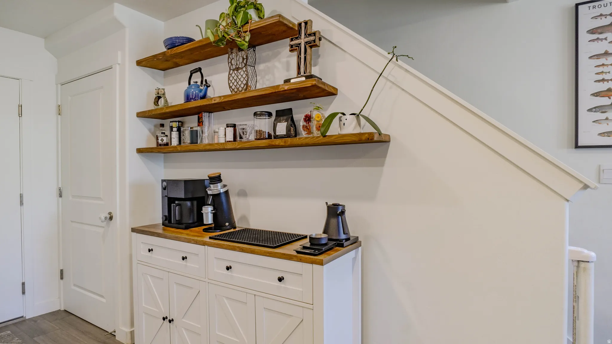Detailed view of wood finished floors