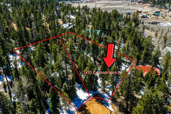 Map / location featuring property parcel outlined
