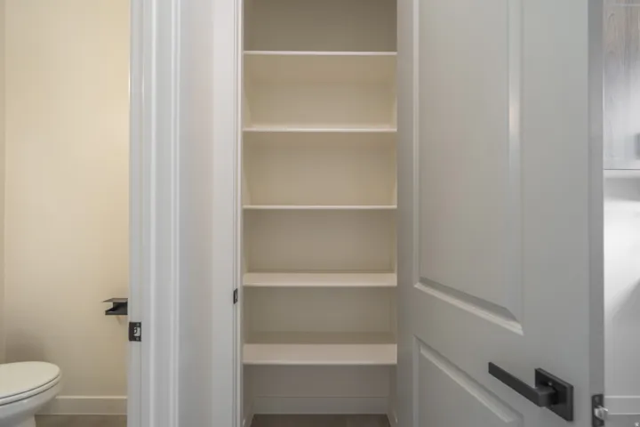 Built-in shelving unit with six tiers