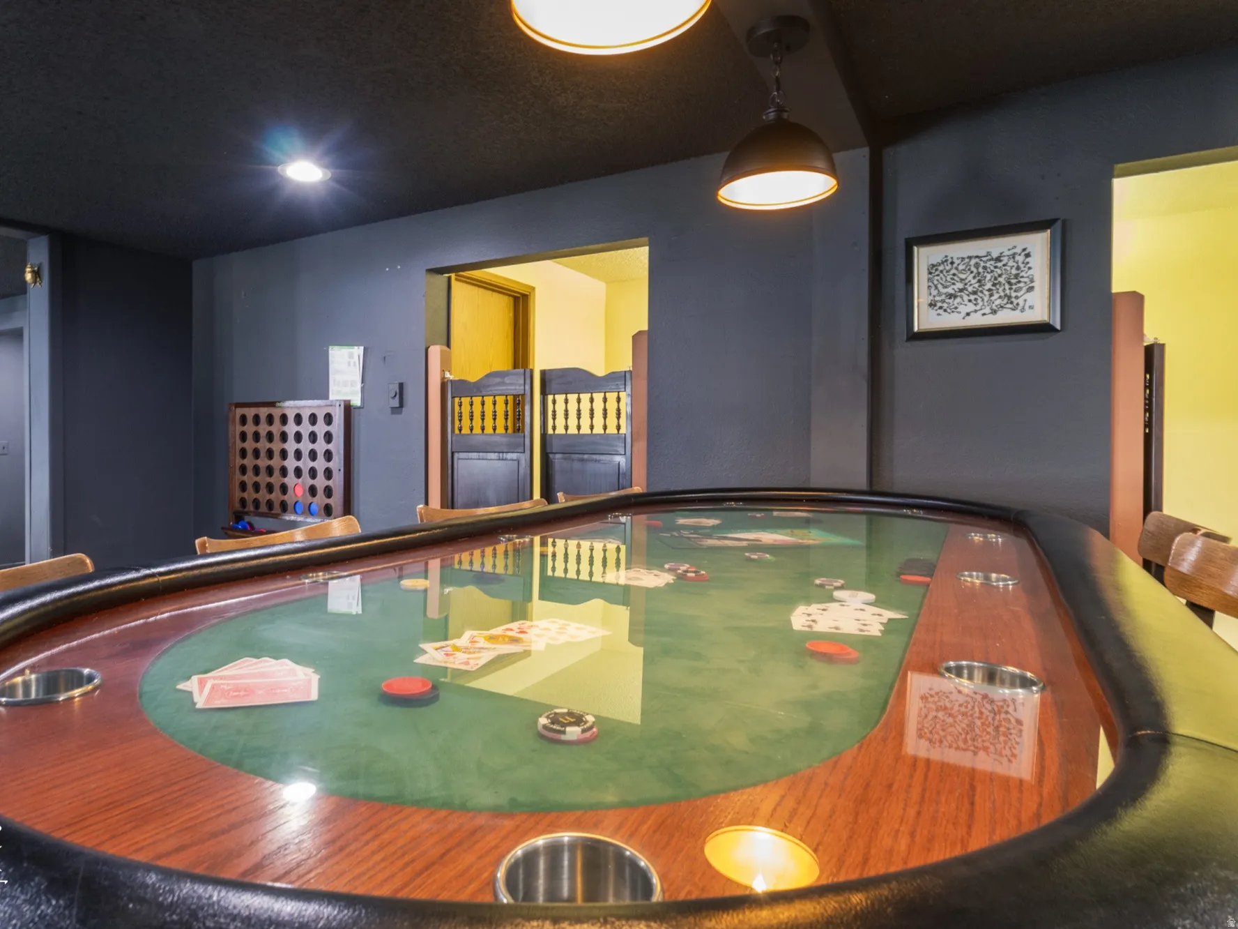 Rec room featuring a hot tub