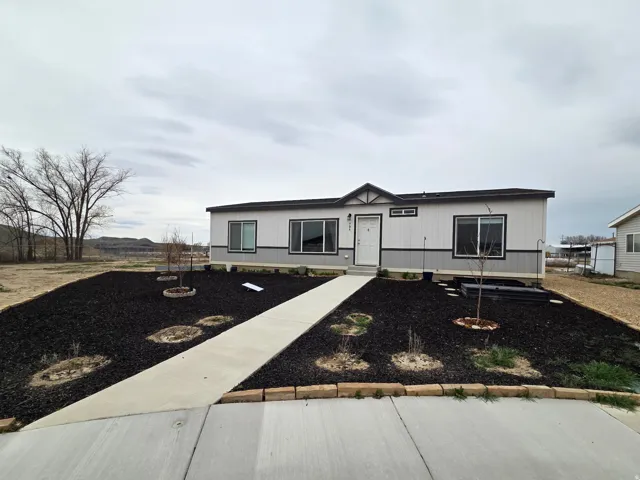 Front view of home