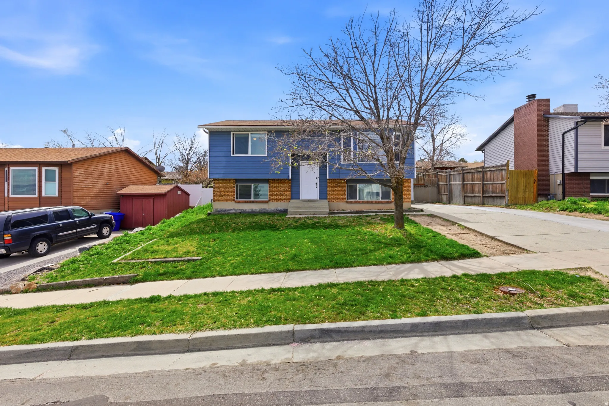 Split foyer home featuring two living spaces.