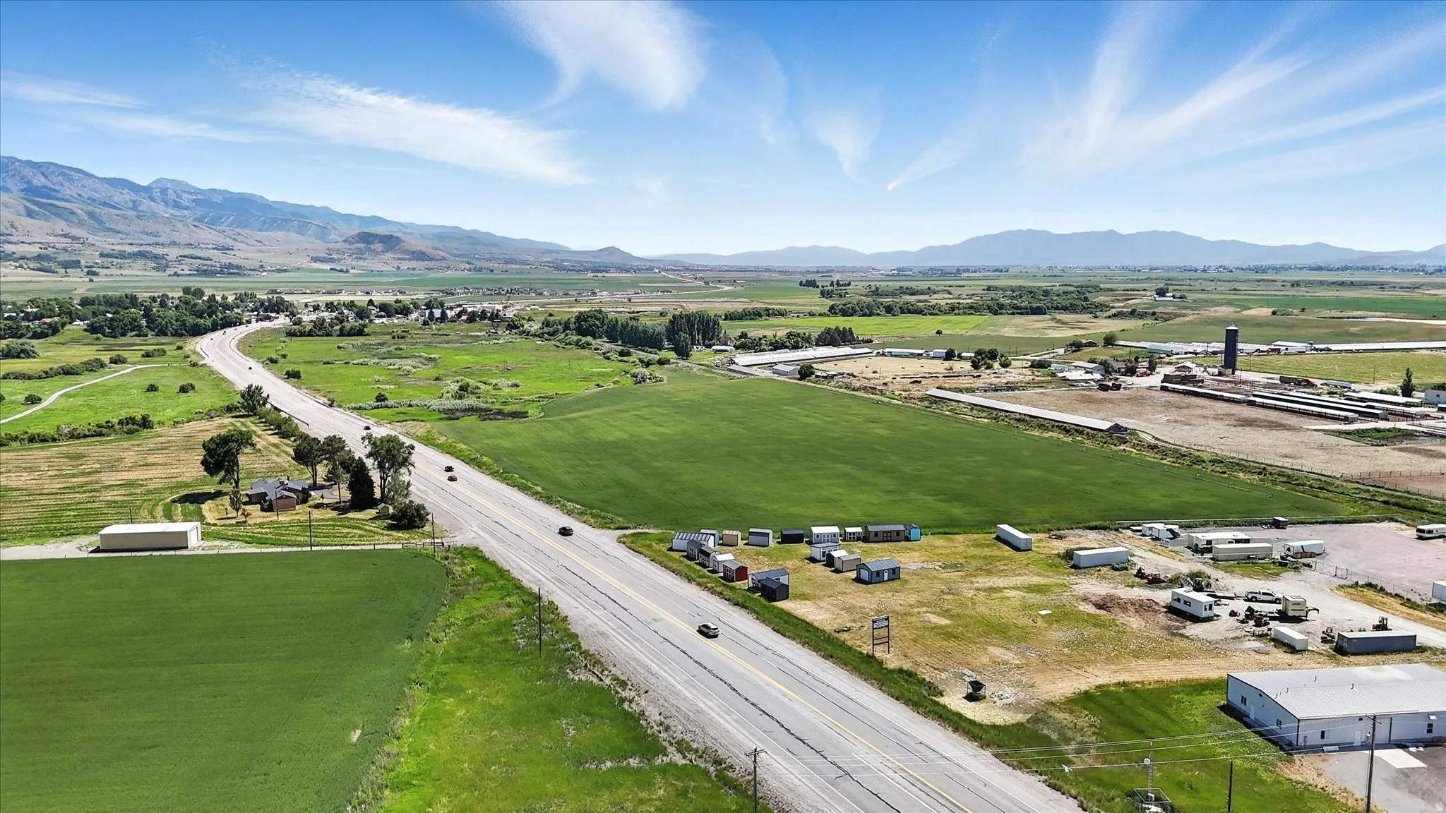 Aerial view of sparsely populated area with mountains