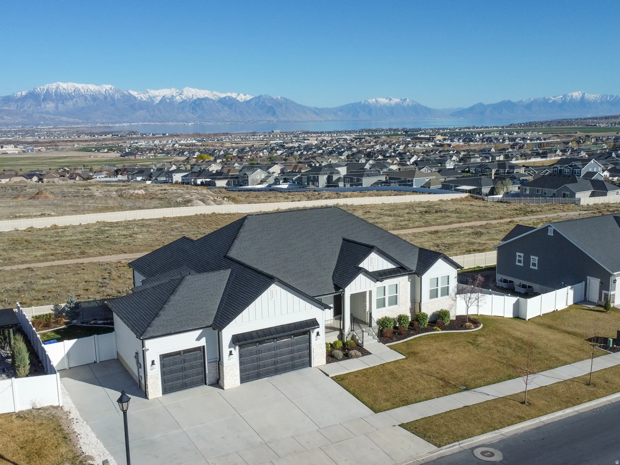 Aerial view of residential area with a mountain backdrop