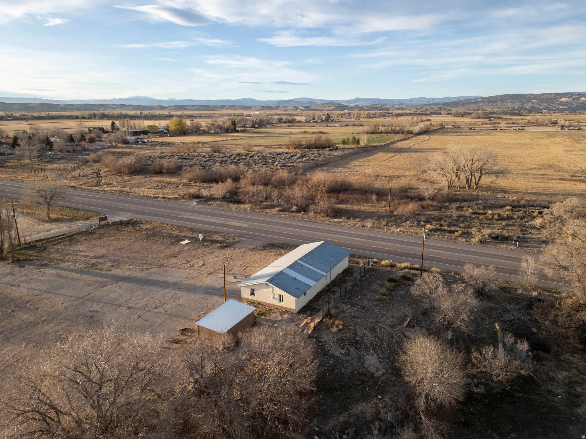 Overview of rural landscape featuring mountains