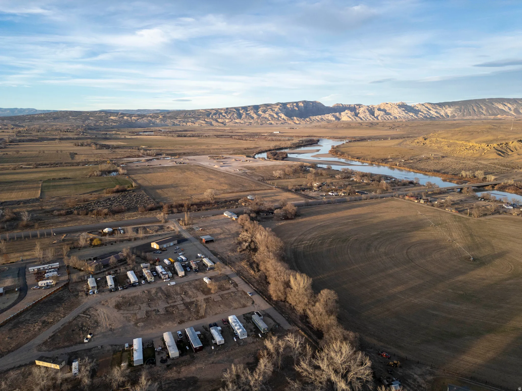 Bird's eye view of a mountainous background