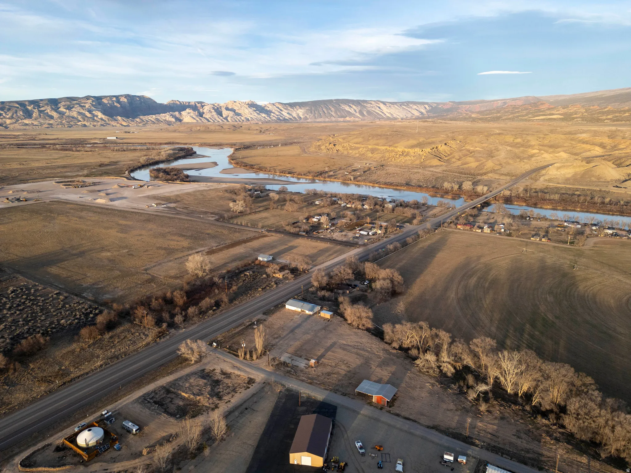 Bird's eye view of a water and mountain view