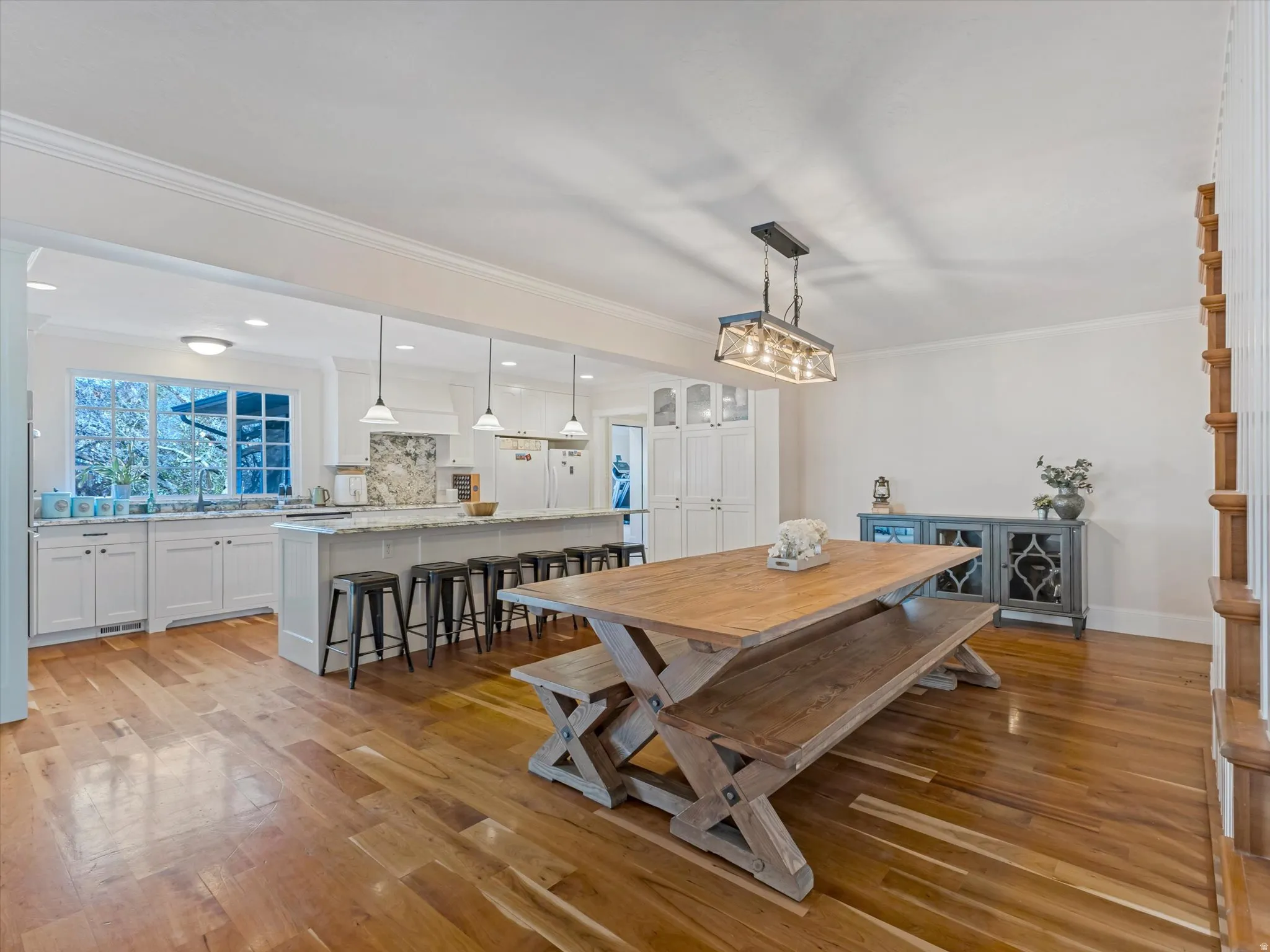 Large open concept kitchen and dining area