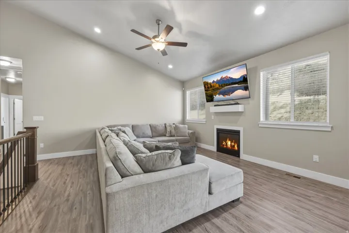 45 W Memory Ln, Tooele, Utah 84074