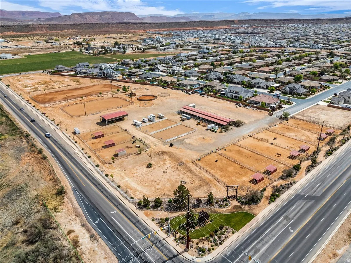 View of property location featuring mountains