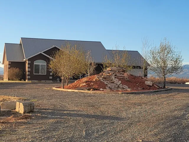 View of front facade featuring a mountain view