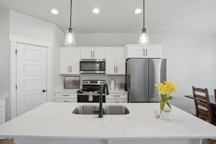 13499 S Langdon Dr, Riverton, Utah 84096