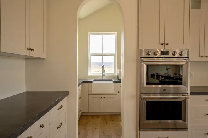 Truer representation of cabinetry and floor color