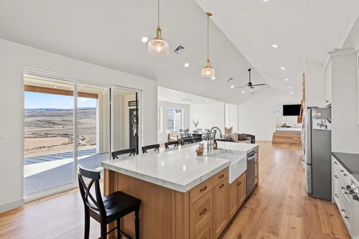 Beautiful apron sink with air switch for disposal
