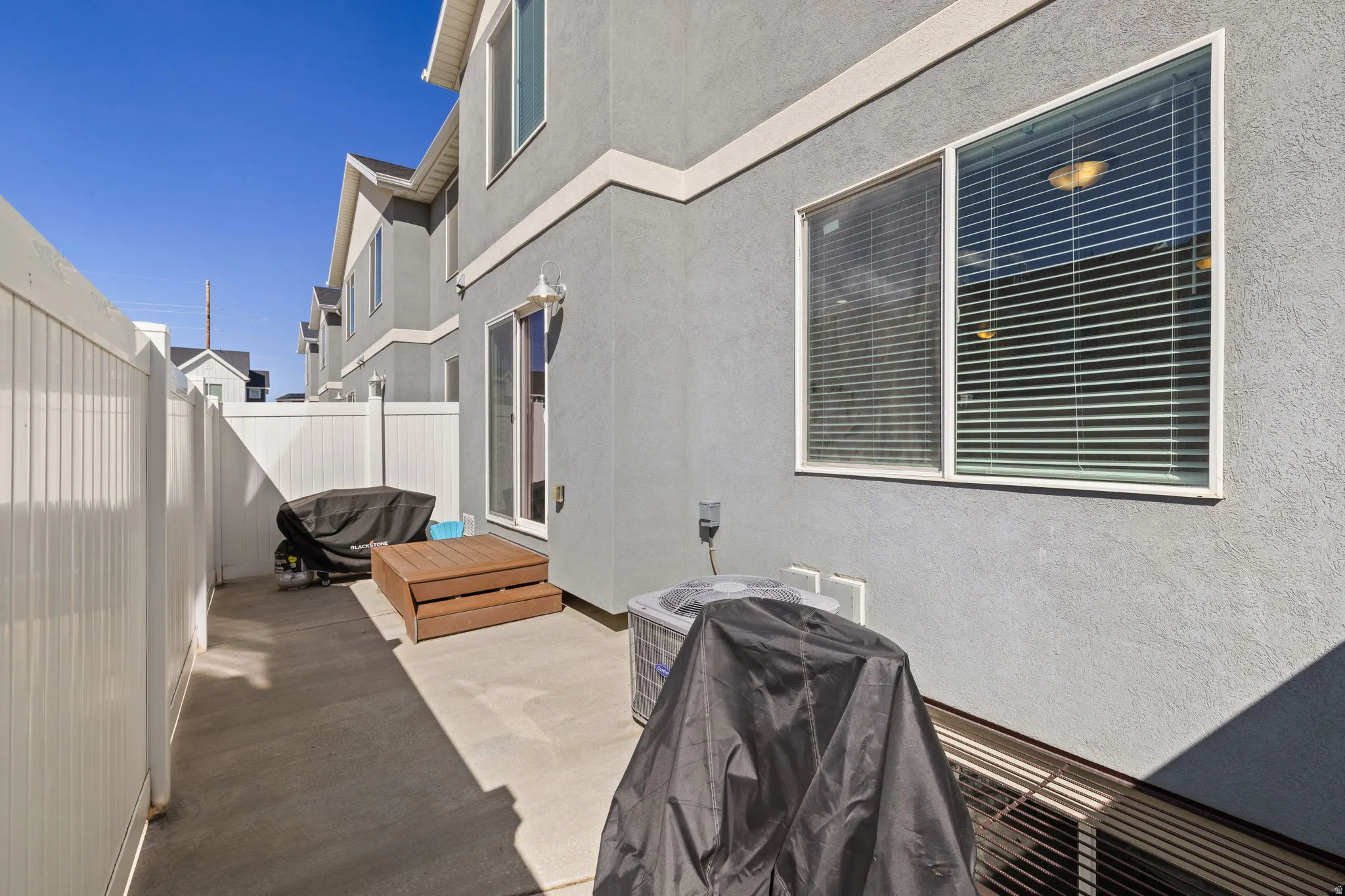 View of patio / terrace with area for grilling