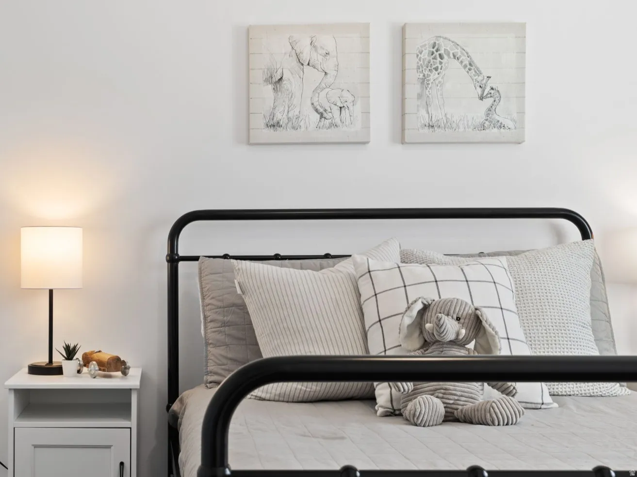 Bedroom with carpet flooring and baseboards