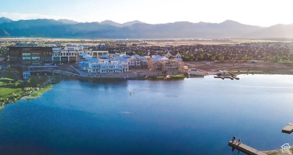 Bird's eye view of a water and mountain view