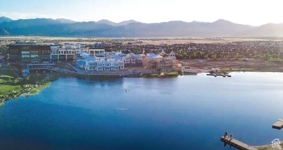 Bird's eye view of a water and mountain view