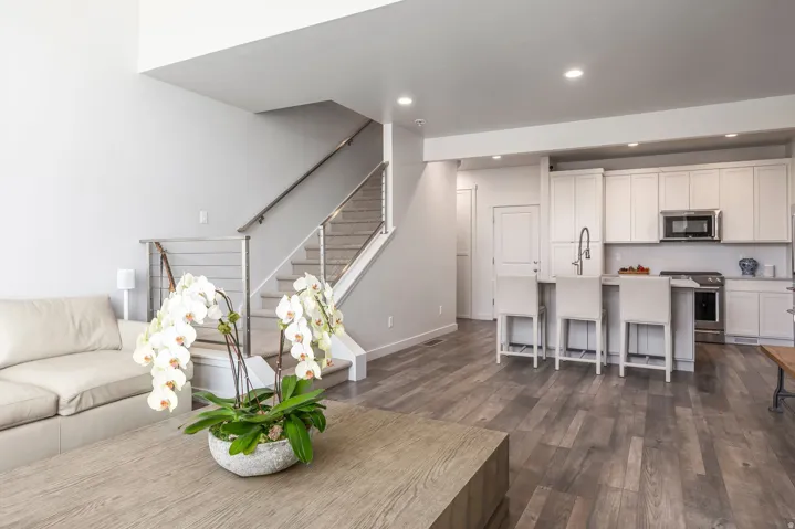 1055 S Painted Horse Ln, Bluffdale, Utah 84065
