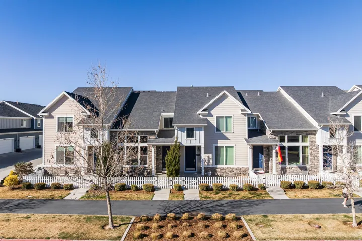 1055 S Painted Horse Ln, Bluffdale, Utah 84065
