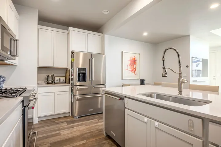 1055 S Painted Horse Ln, Bluffdale, Utah 84065