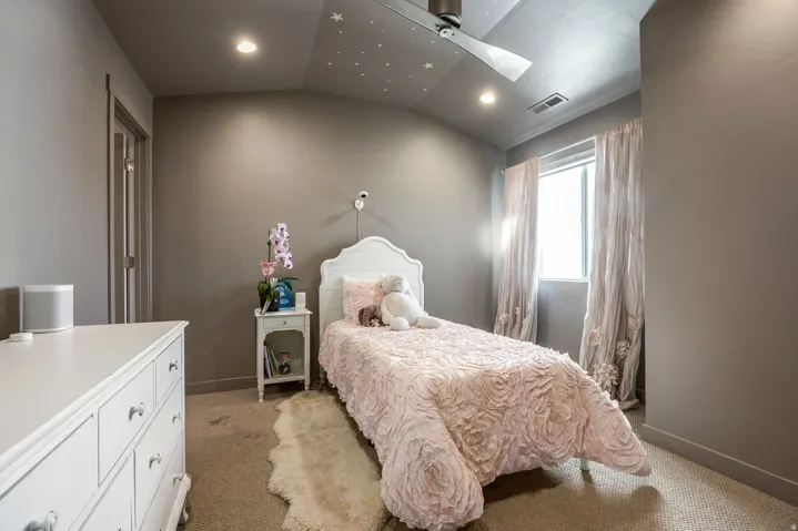 1055 S Painted Horse Ln, Bluffdale, Utah 84065