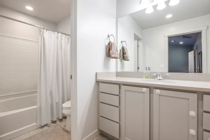 1055 S Painted Horse Ln, Bluffdale, Utah 84065
