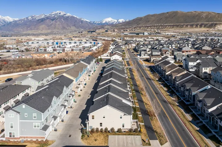 1055 S Painted Horse Ln, Bluffdale, Utah 84065