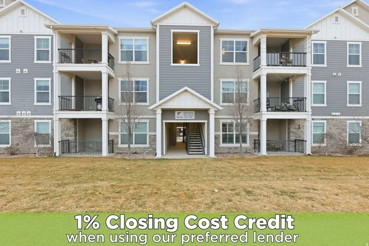 View of apartment building / complex