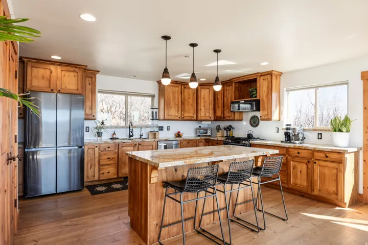 277 E Crestview Dr, Wanship, Utah 84017