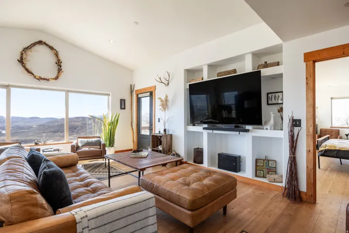 277 E Crestview Dr, Wanship, Utah 84017