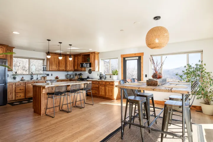 277 E Crestview Dr, Wanship, Utah 84017