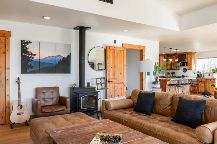 277 E Crestview Dr, Wanship, Utah 84017