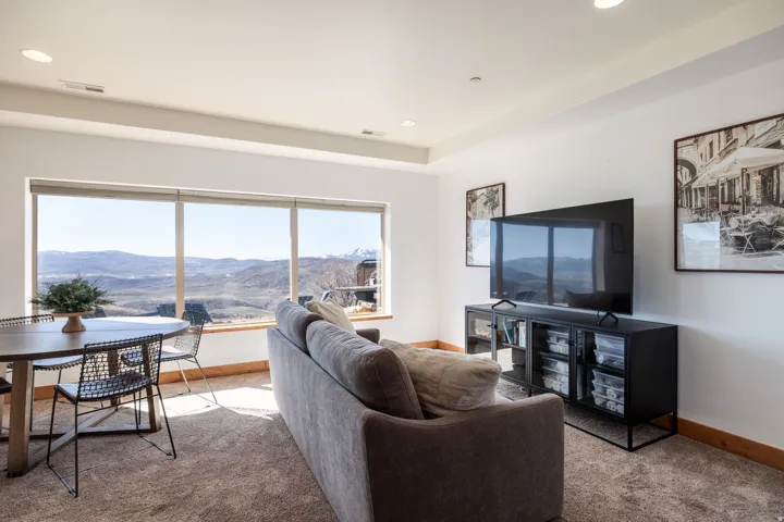 277 E Crestview Dr, Wanship, Utah 84017