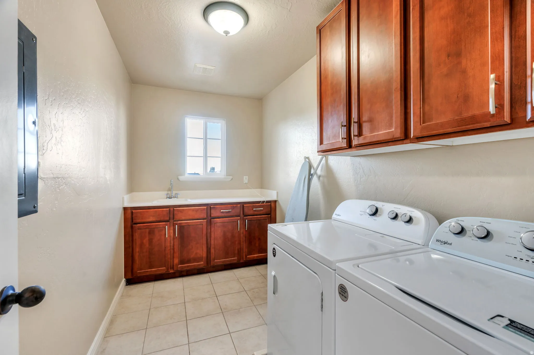 2nd floor laundry room