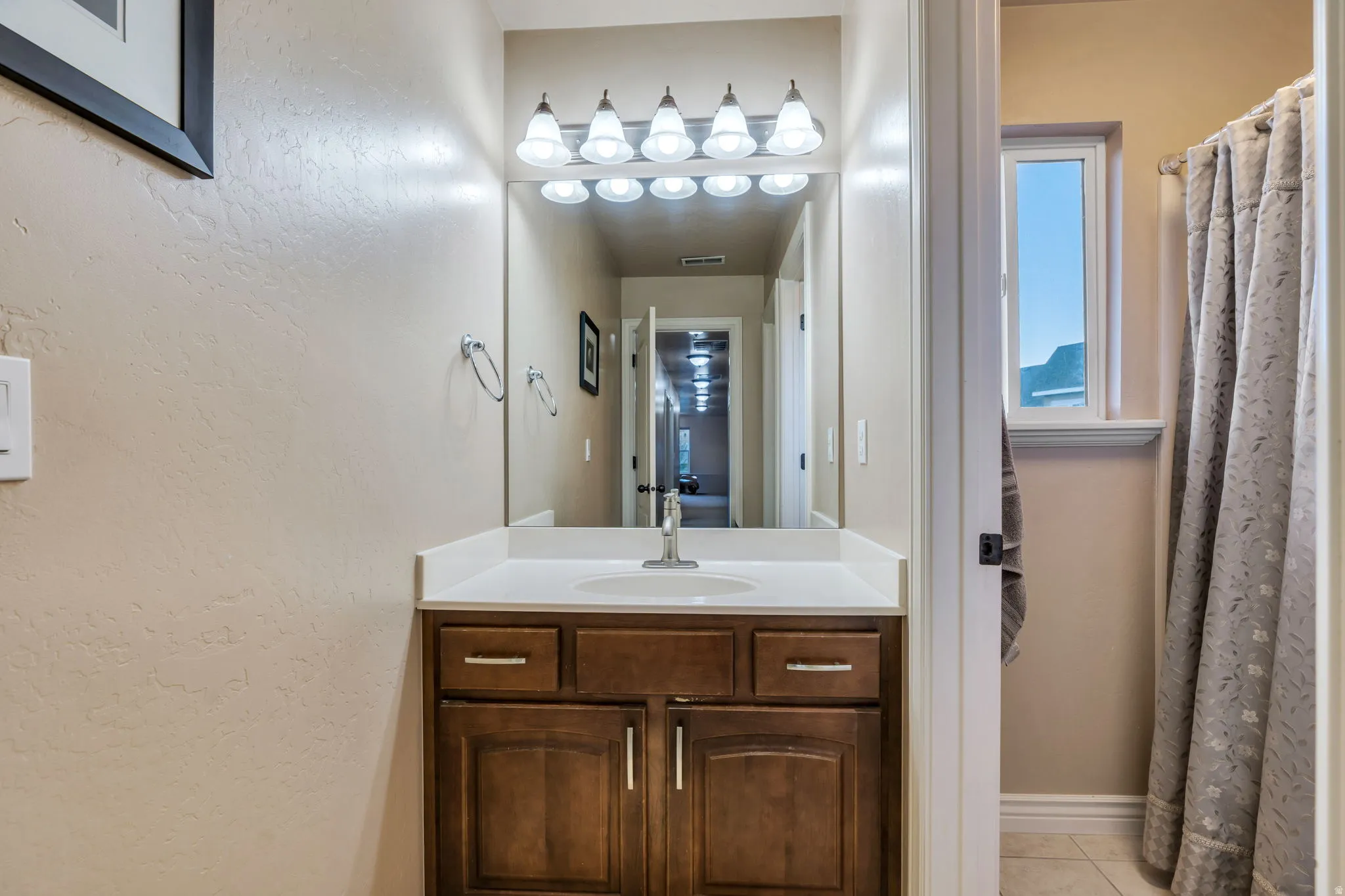 Main family bathroom