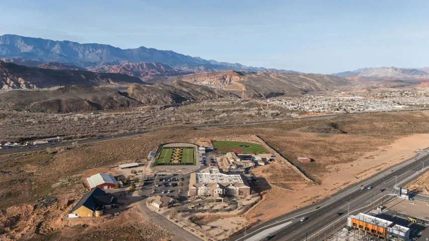 View of property location featuring mountains