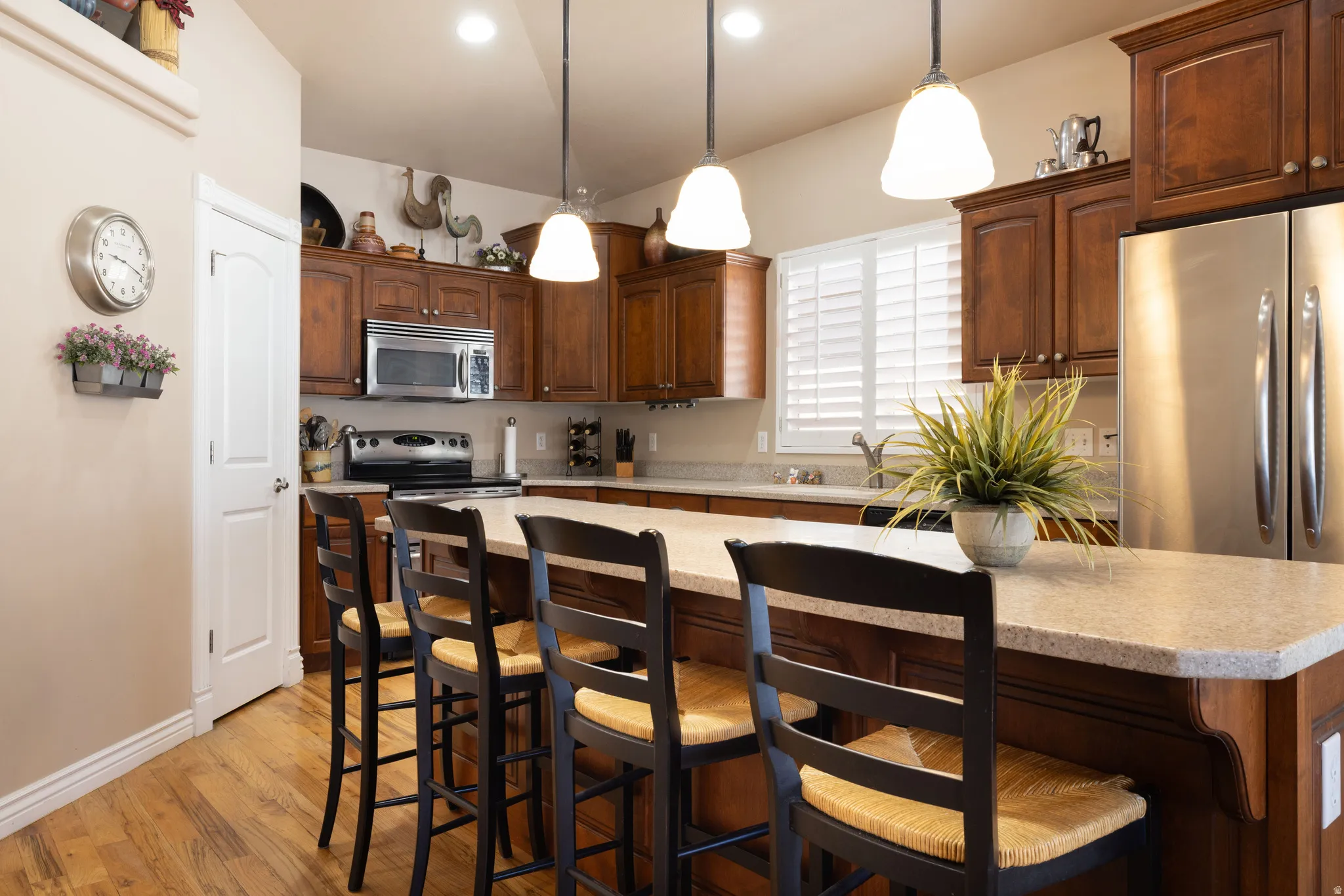 Kitchen with a kitchen breakfast bar
