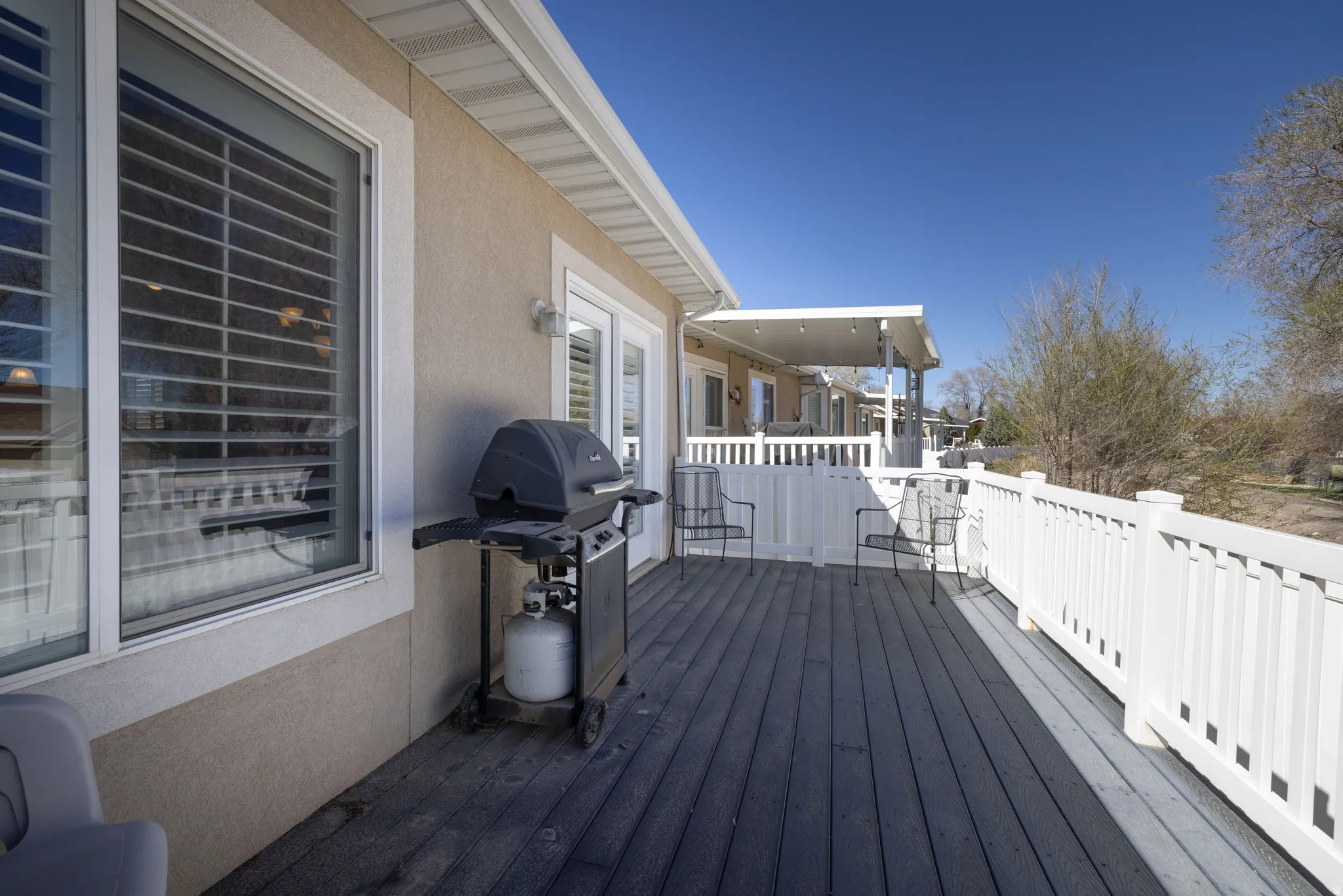 Trex deck featuring area for grilling