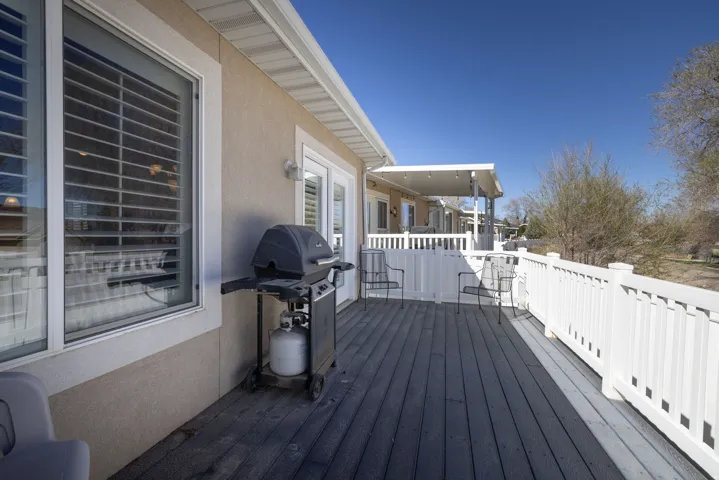 Trex deck featuring area for grilling