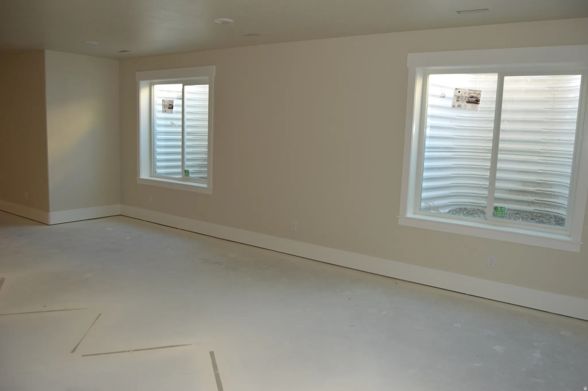 Spare room with baseboards