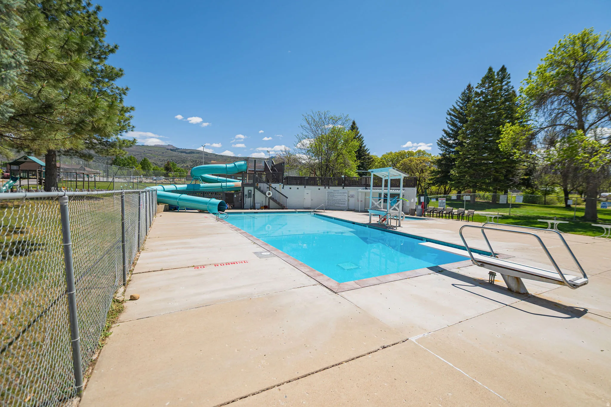 Community pool